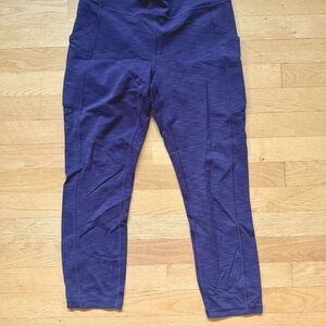 Women’s Lululemon Purple Leggings size 8